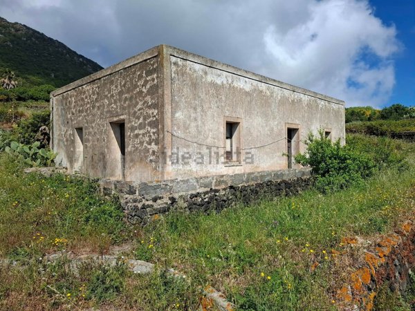 casale in vendita a Pantelleria