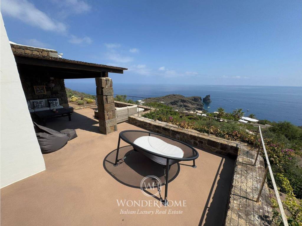 casa indipendente in vendita a Pantelleria
