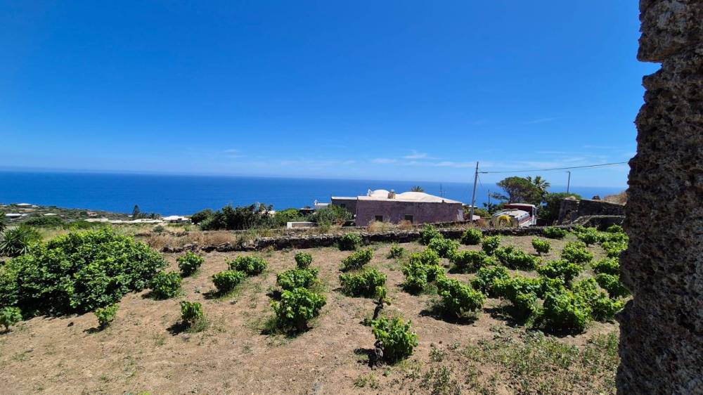 casa indipendente in vendita a Pantelleria in zona Tracino