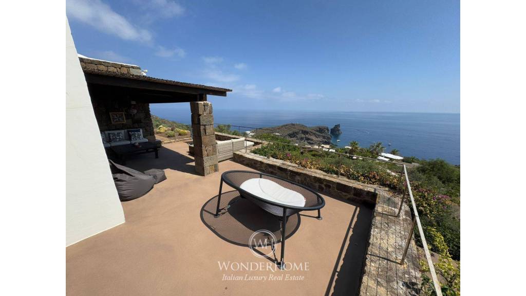 casa indipendente in vendita a Pantelleria