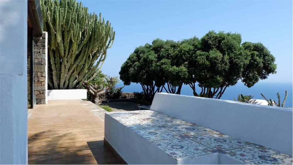 appartamento in vendita a Pantelleria in zona Tracino