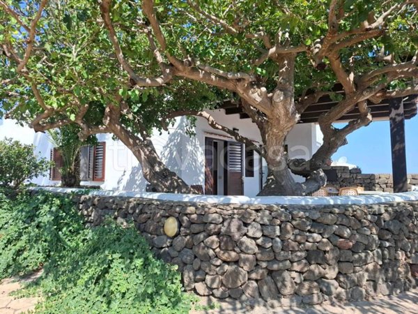 casa indipendente in vendita a Pantelleria