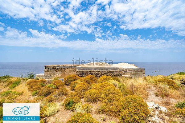 casa indipendente in vendita a Pantelleria in zona Tracino