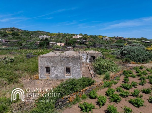 casa indipendente in vendita a Pantelleria