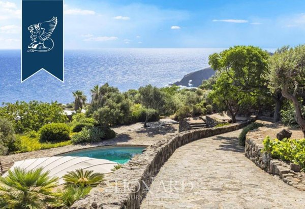 casa indipendente in vendita a Pantelleria