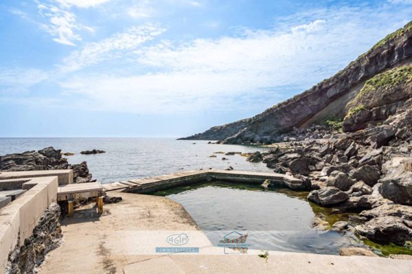casa indipendente in vendita a Pantelleria in zona Gadir