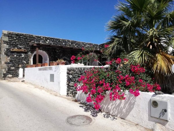 casa indipendente in vendita a Pantelleria