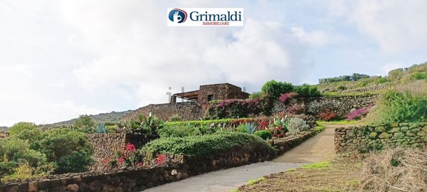 casa indipendente in vendita a Pantelleria in zona Kamma