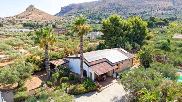 casa indipendente in vendita a Pantelleria