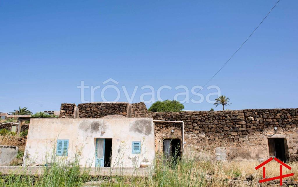 appartamento in vendita a Pantelleria in zona Scauri