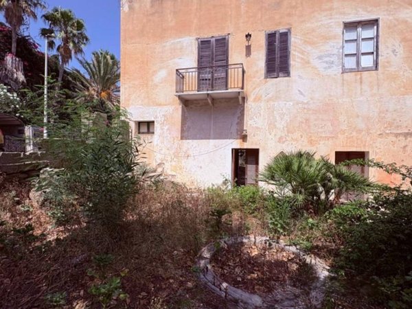 casa indipendente in vendita a Pantelleria