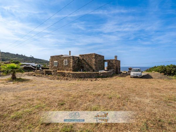 casa indipendente in vendita a Pantelleria in zona Campobello