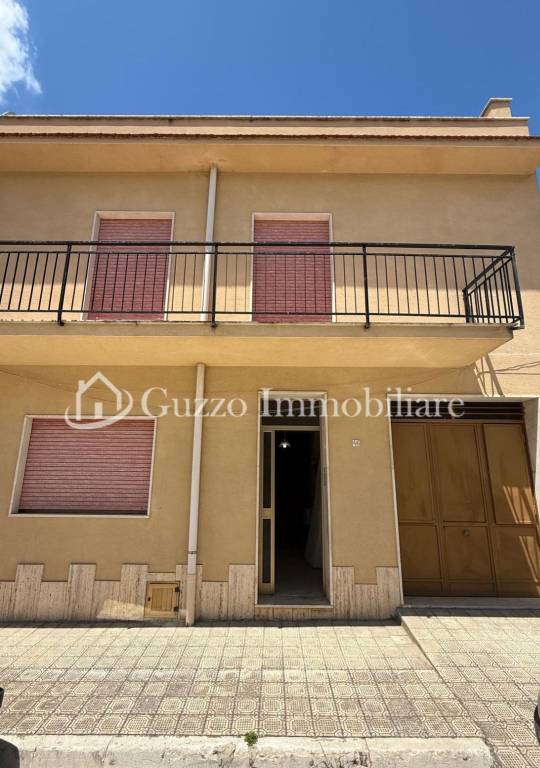 casa indipendente in vendita a Partanna in zona Camarro