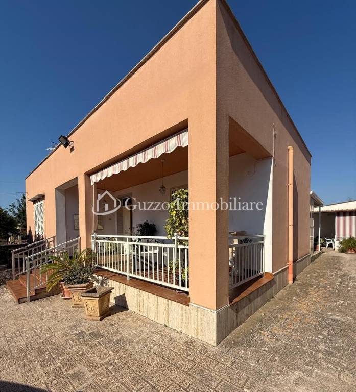 casa indipendente in vendita a Partanna