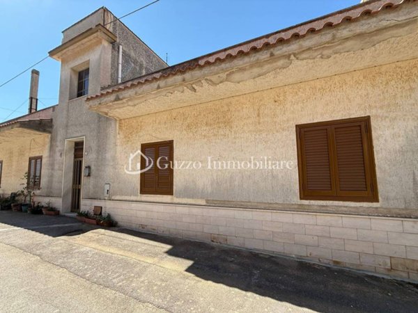 casa indipendente in vendita a Partanna
