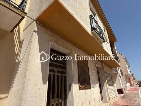 casa indipendente in vendita a Partanna in zona Camarro