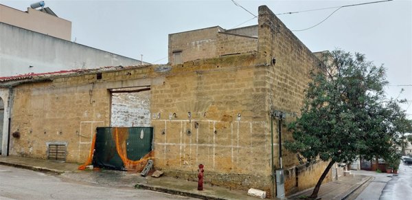 locale di sgombero in vendita a Partanna