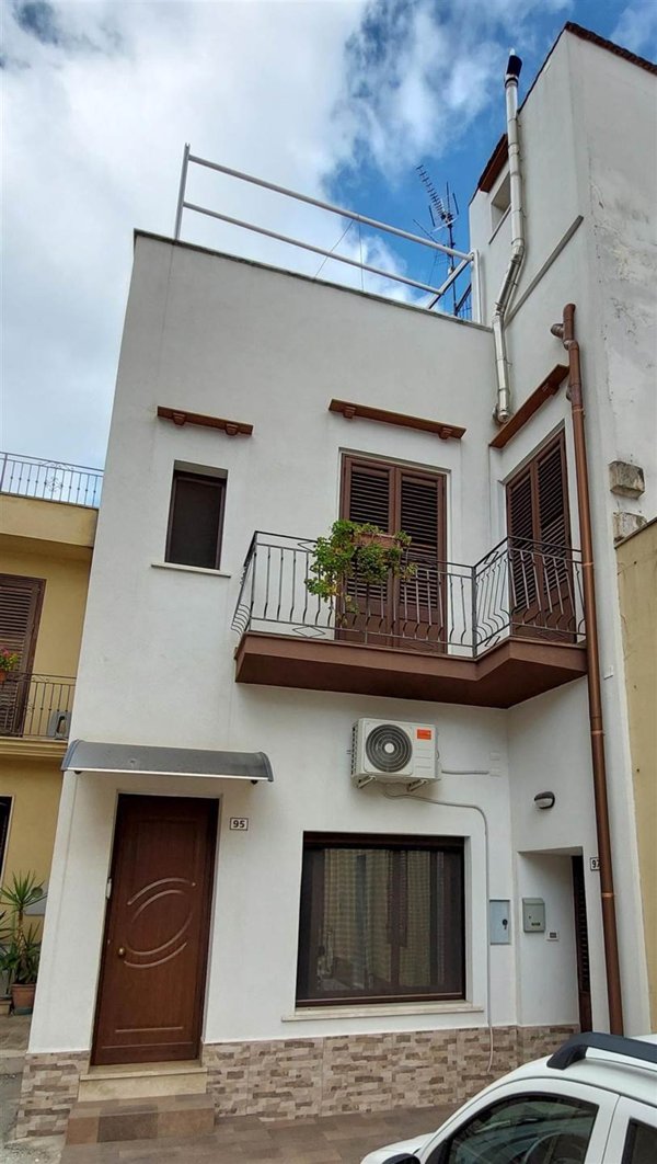 casa indipendente in vendita a Partanna