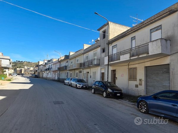 casa indipendente in vendita a Partanna in zona Camarro