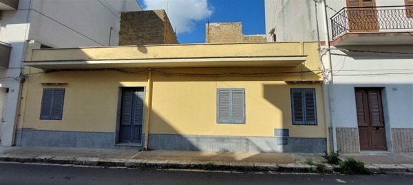 casa indipendente in vendita a Partanna