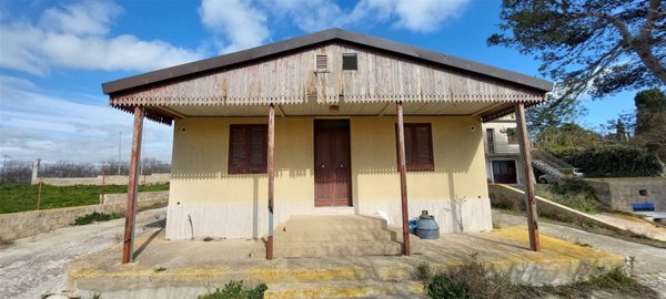 casa indipendente in vendita a Partanna