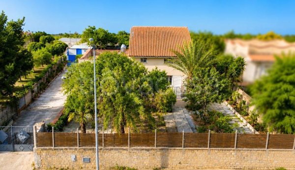 casa indipendente in vendita a Partanna