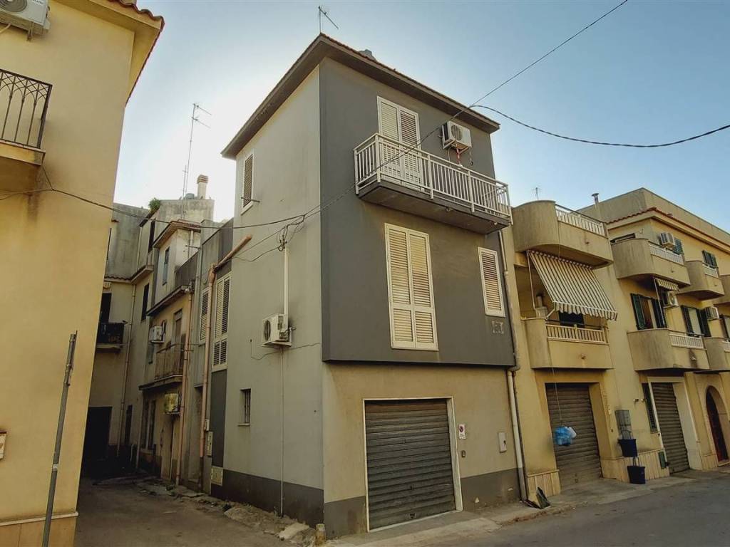 appartamento in vendita a Partanna in zona Camarro