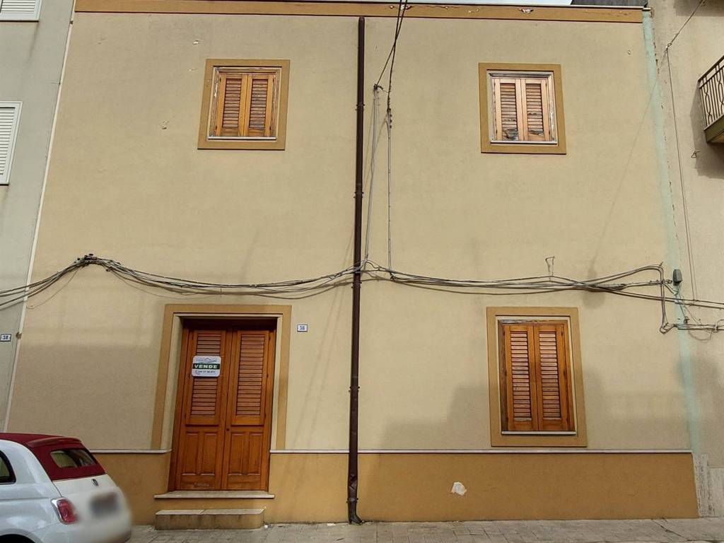 casa indipendente in vendita a Partanna in zona Camarro