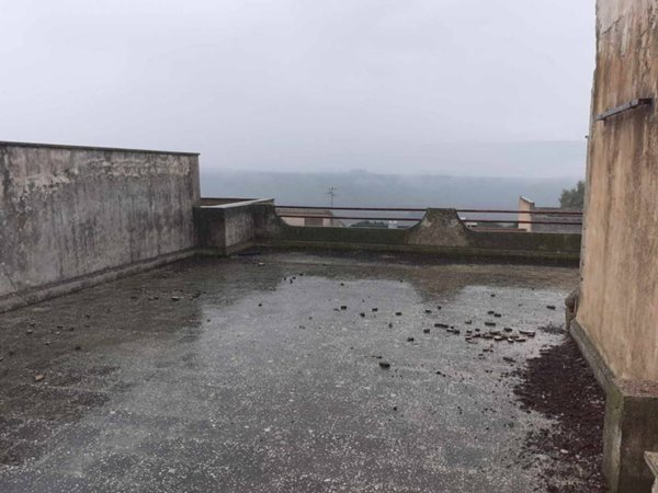 casa indipendente in vendita a Poggioreale