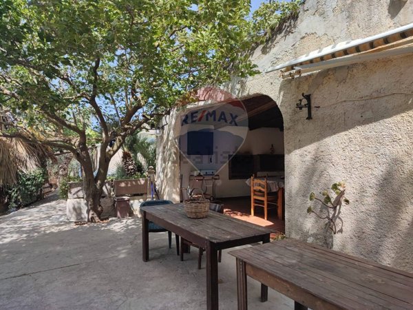 casa indipendente in vendita a Santa Ninfa
