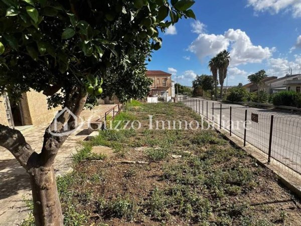 casa indipendente in vendita a Santa Ninfa