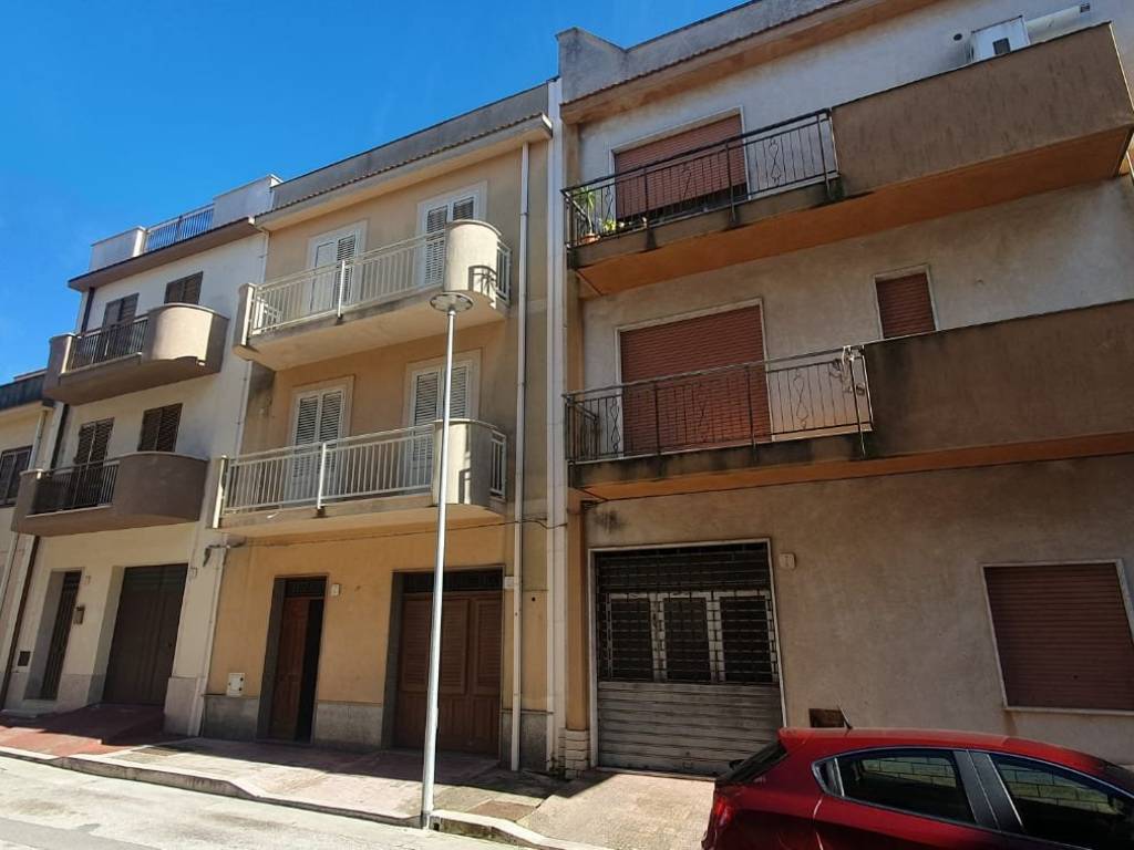 intera palazzina in vendita a Santa Ninfa