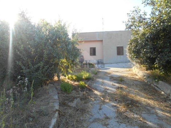 casa indipendente in vendita a Santa Ninfa