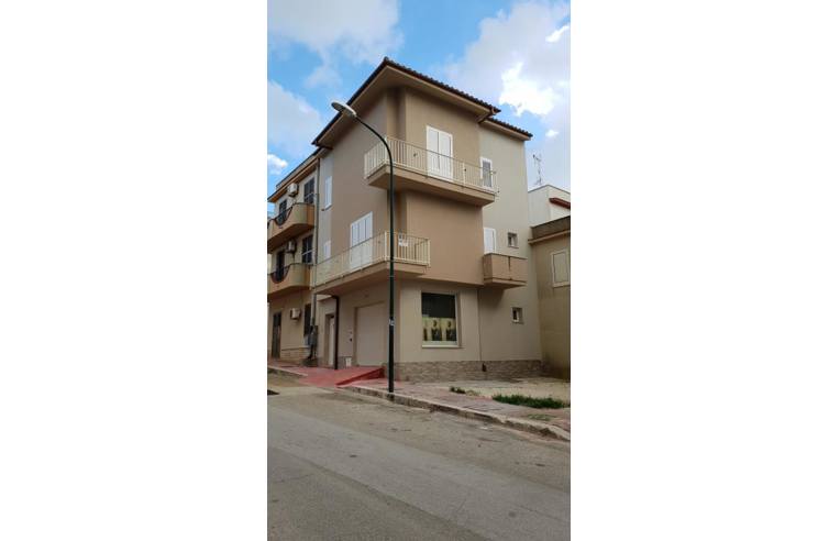 casa indipendente in vendita a Santa Ninfa