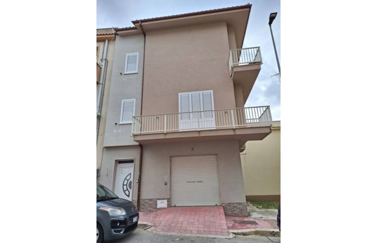 casa indipendente in vendita a Santa Ninfa