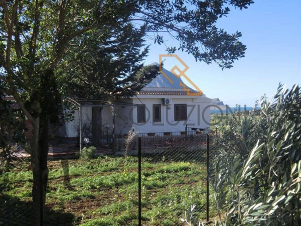 casa indipendente in vendita a San Vito Lo Capo in zona Castelluzzo