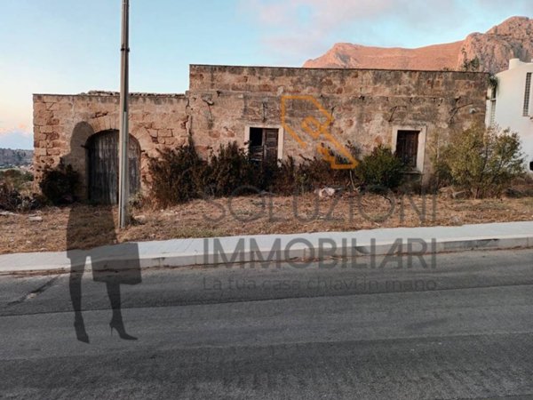 esavano in vendita a San Vito Lo Capo in zona Macari