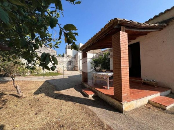 casa indipendente in vendita a San Vito Lo Capo in zona Castelluzzo