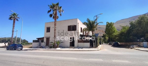 casa indipendente in vendita a San Vito Lo Capo in zona Castelluzzo