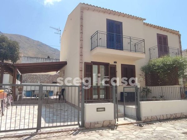 casa indipendente in vendita a San Vito Lo Capo in zona Castelluzzo