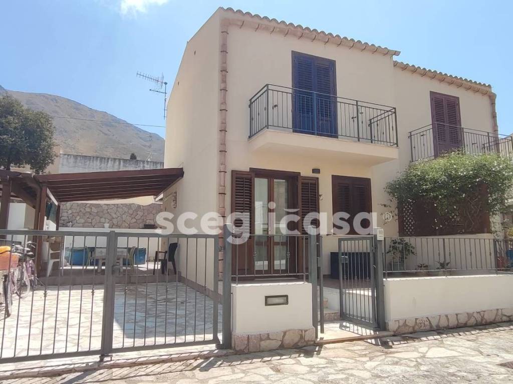 appartamento in vendita a San Vito Lo Capo in zona Castelluzzo