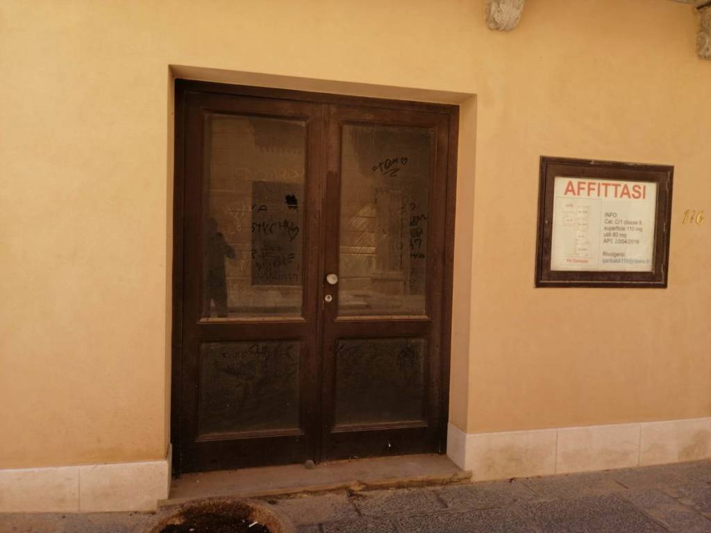 locale commerciale in vendita a Trapani in zona Città Antica