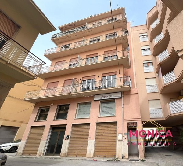 locale di sgombero in vendita a Trapani