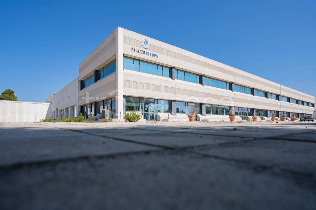 locale di sgombero in vendita a Trapani