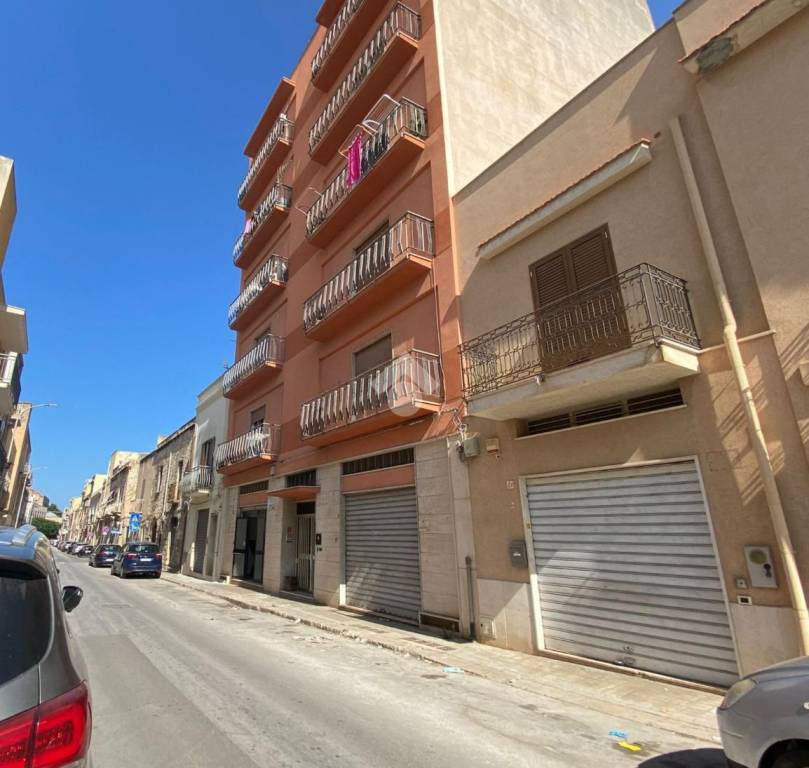 locale di sgombero in vendita a Trapani