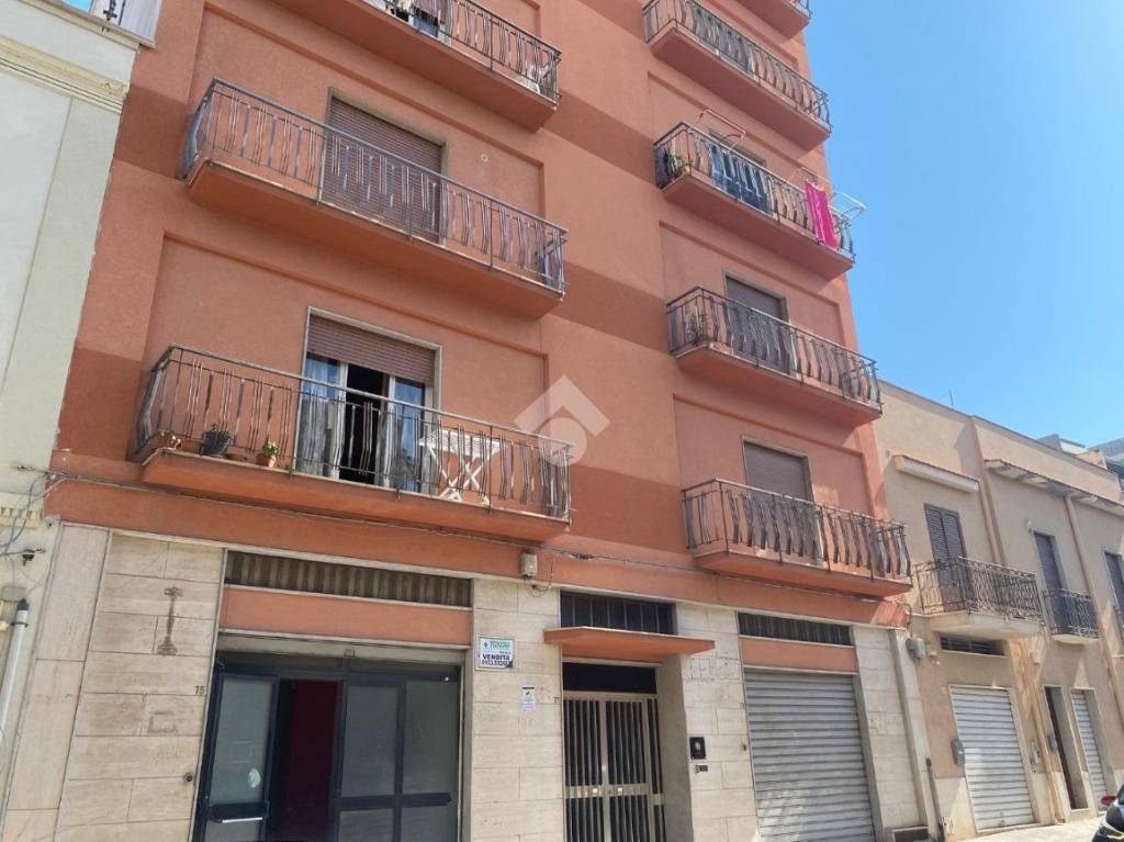 locale di sgombero in vendita a Trapani