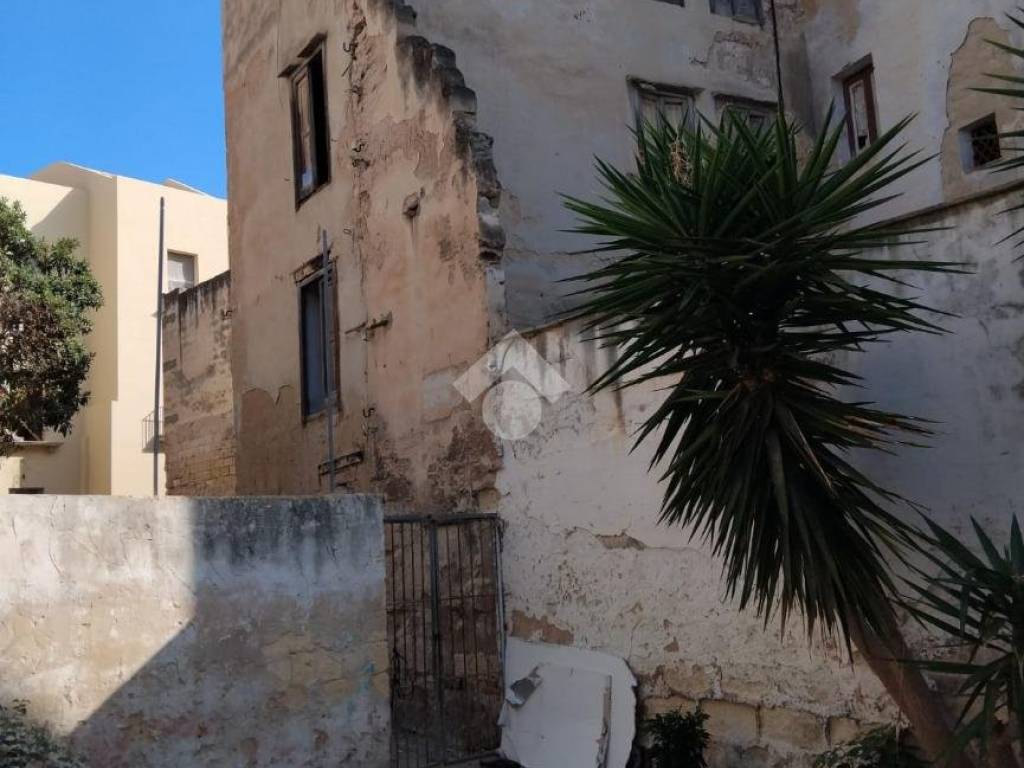 intera palazzina in vendita a Trapani in zona Città Antica