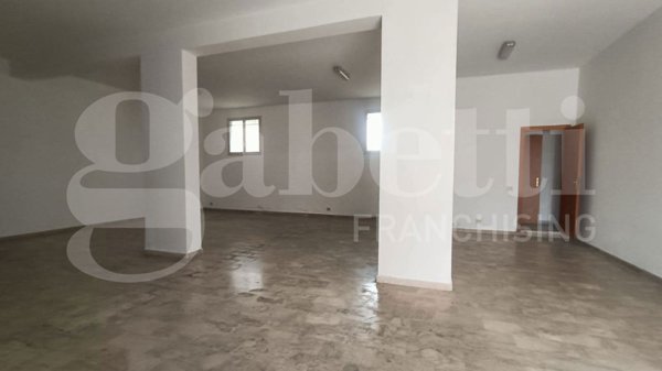 locale di sgombero in vendita a Trapani