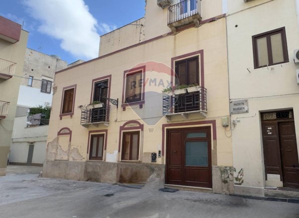 casa indipendente in vendita a Trapani in zona Città Antica