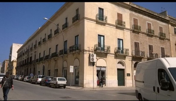 locale commerciale in vendita a Trapani